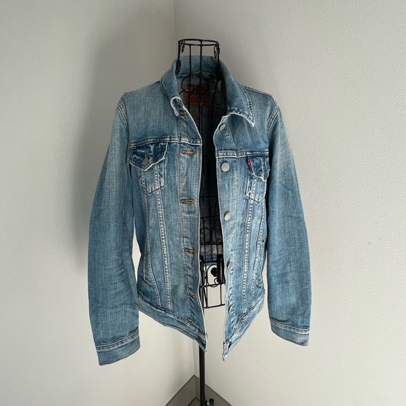 Levi's Jackets & Blazers - Levi’s Denim Jacket